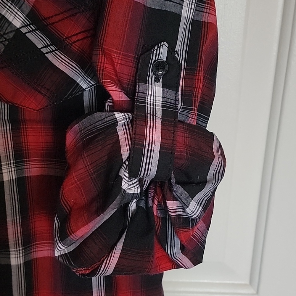 Helix men's medium, black and red plaid buttondown shirt. - Picture 5 of 7